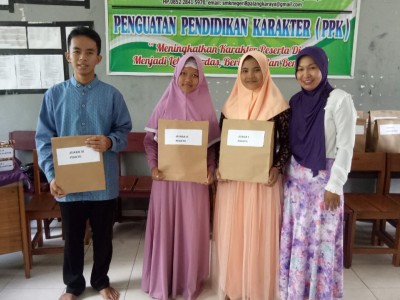 Pembagian Hadiah 45